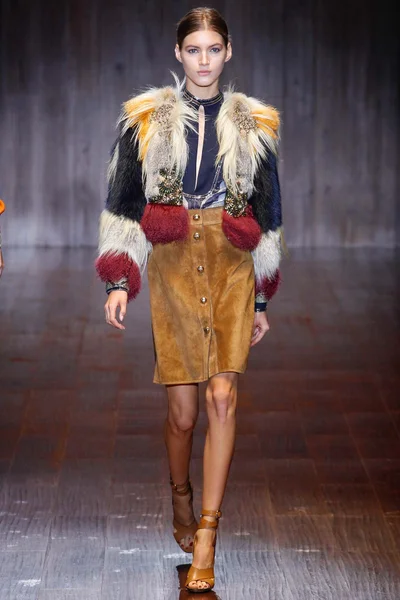 Look 26